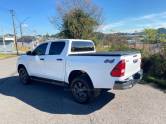 TOYOTA - HILUX - 2022/2022 - Branca - R$ 175.000,00