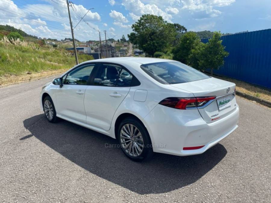 TOYOTA - COROLLA - 2024/2024 - Branca - R$ 155.000,00