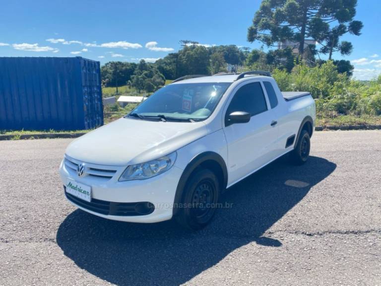 VOLKSWAGEN - SAVEIRO - 2011/2012 - Branca - R$ 42.000,00