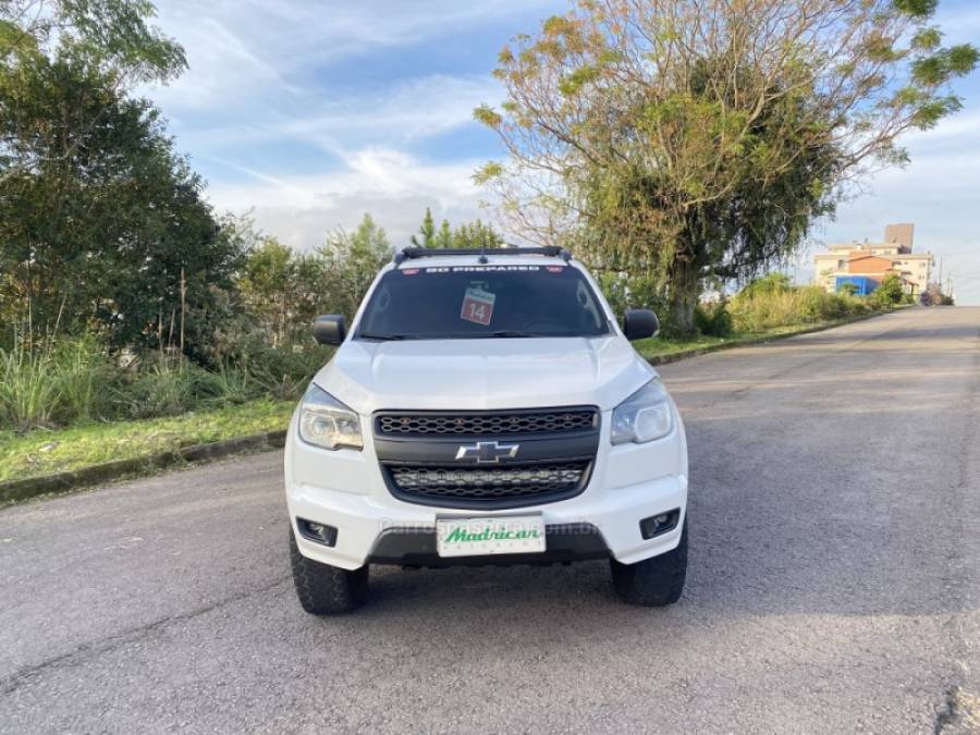 CHEVROLET - S10 - 2014/2014 - Branca - R$ 145.000,00