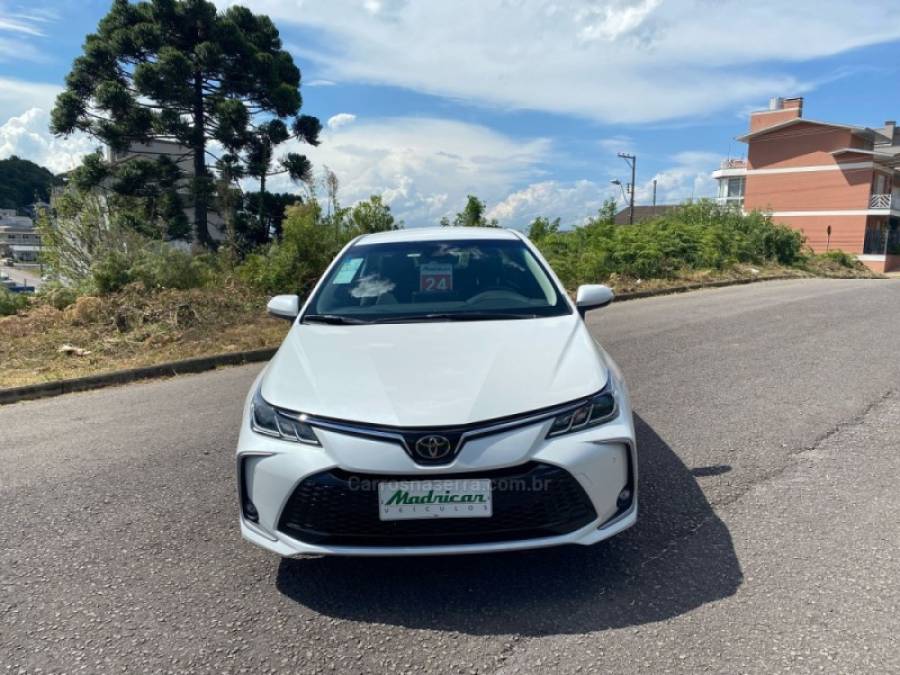 TOYOTA - COROLLA - 2024/2024 - Branca - R$ 155.000,00