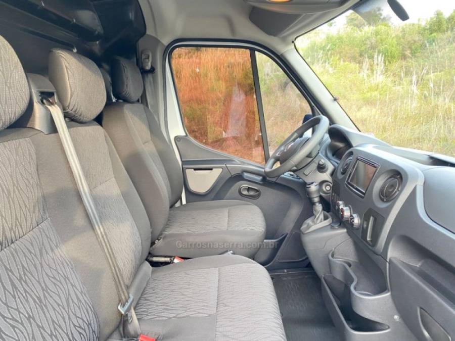 RENAULT - MASTER - 2022/2023 - Branca - R$ 200.000,00