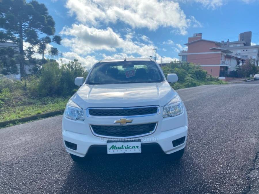 CHEVROLET - S10 - 2015/2015 - Branca - R$ 106.000,00
