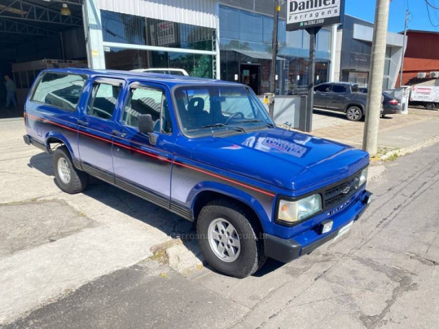 CHEVROLET - VERANEIO - 1993/1993 - Azul - R$ 100.000,00