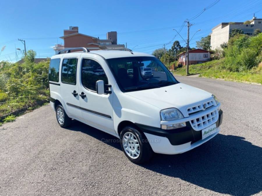 FIAT - DOBLÓ - 2006/2006 - Branca - R$ 31.500,00
