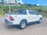 TOYOTA - HILUX - 2017/2017 - Branca - R$ 144.900,00