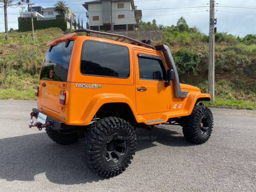 TROLLER - T4 - 2013/2013 - Laranja - R$ 108.000,00