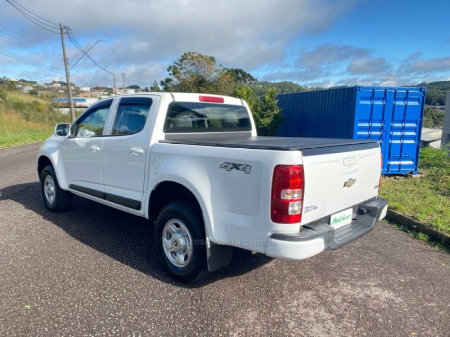 CHEVROLET - S10 - 2015/2015 - Branca - R$ 106.000,00