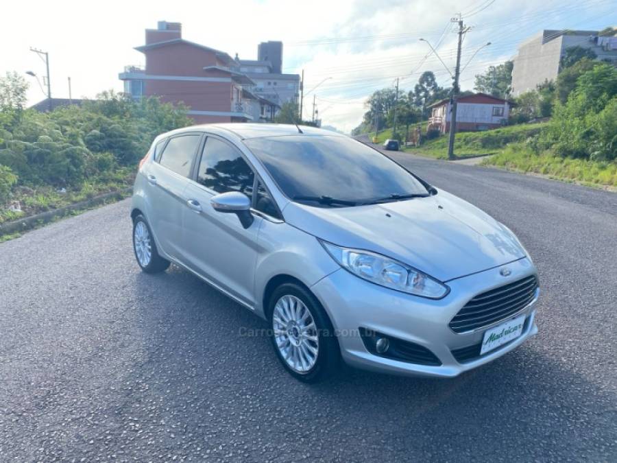 FORD - FIESTA - 2013/2014 - Prata - R$ 45.000,00