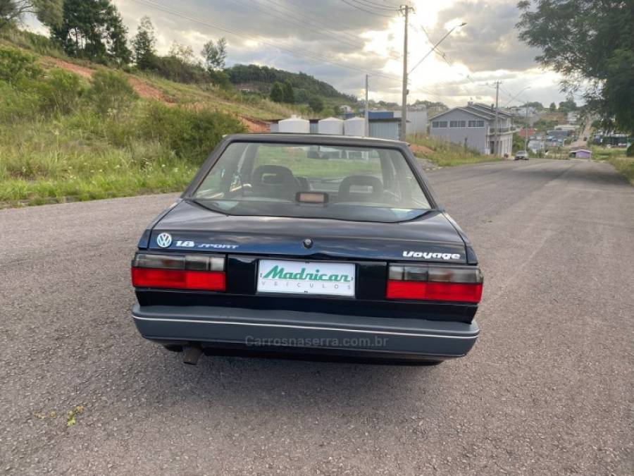 VOLKSWAGEN - VOYAGE - 1993/1994 - Preta - R$ 55.000,00
