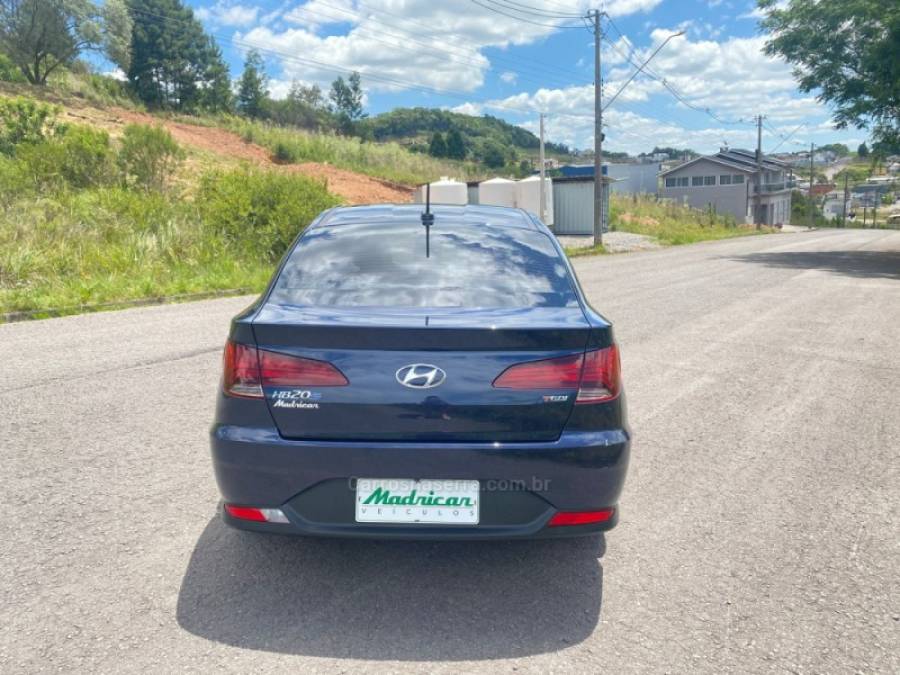 HYUNDAI - HB20S - 2022/2022 - Azul - R$ 76.000,00