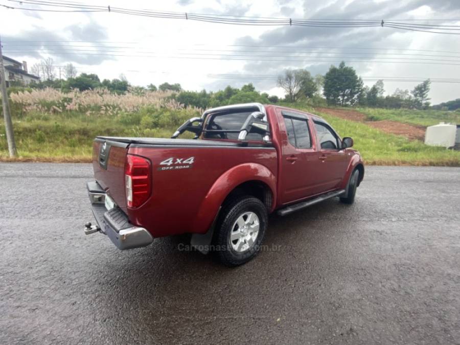 NISSAN - FRONTIER - 2014/2015 - Vermelha - R$ 95.000,00