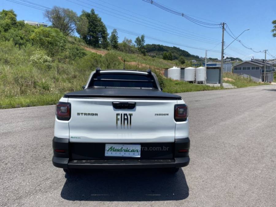 FIAT - STRADA - 2024/2025 - Branca - R$ 88.000,00