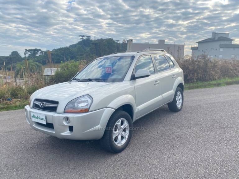HYUNDAI - TUCSON - 2013/2014 - Prata - R$ 55.000,00