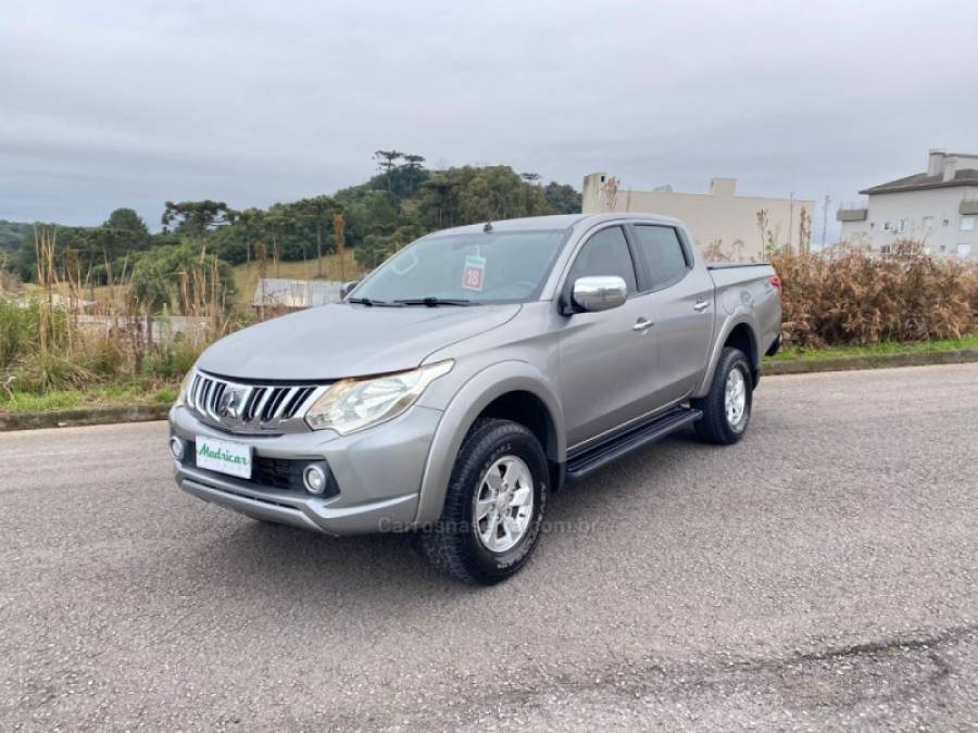 MITSUBISHI - L200 TRITON - 2017/2018 - Prata - R$ 146.000,00