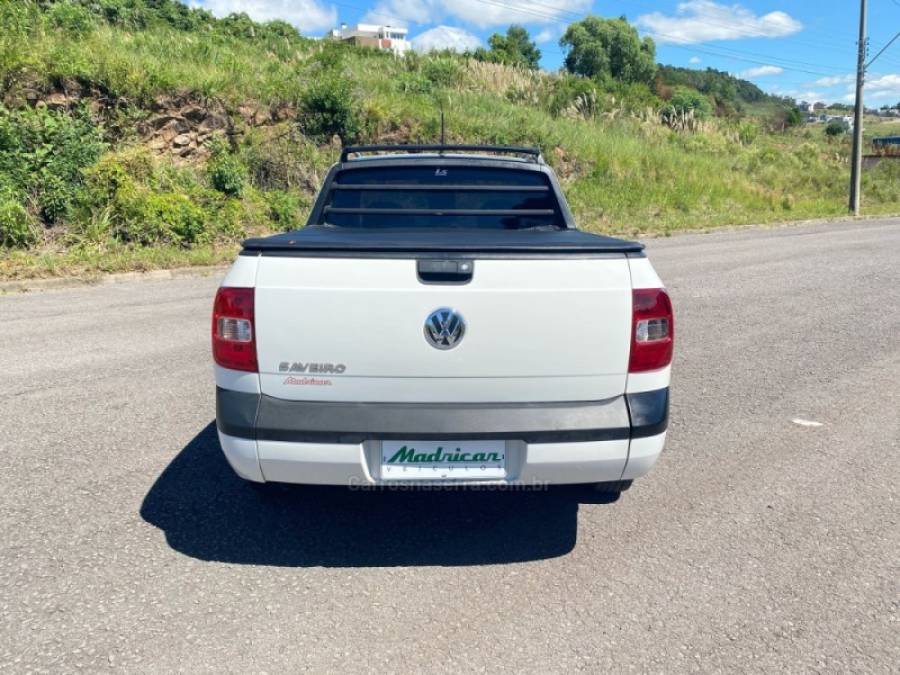 VOLKSWAGEN - SAVEIRO - 2011/2012 - Branca - R$ 42.000,00