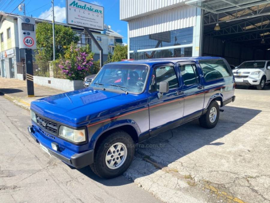 CHEVROLET - VERANEIO - 1993/1993 - Azul - R$ 100.000,00