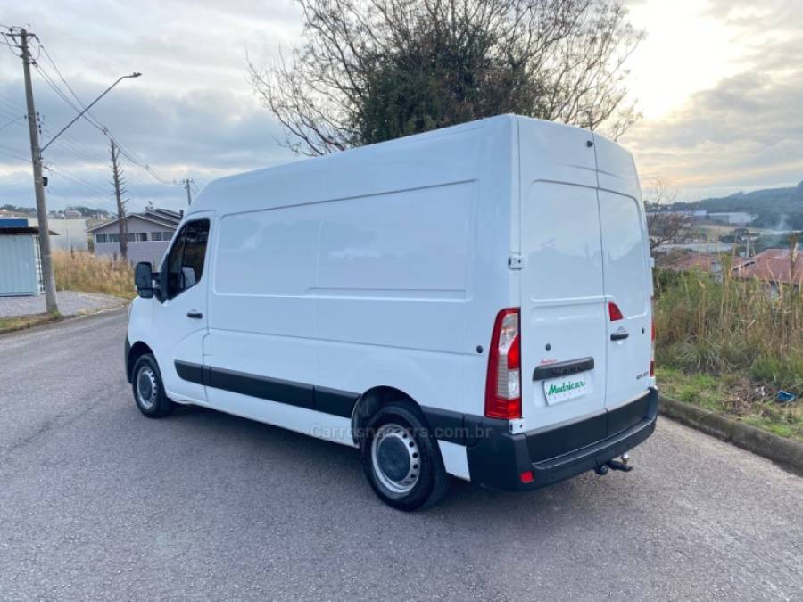 RENAULT - MASTER - 2022/2023 - Branca - R$ 200.000,00
