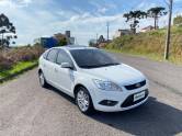 FORD - FOCUS - 2010/2011 - Branca - R$ 46.000,00