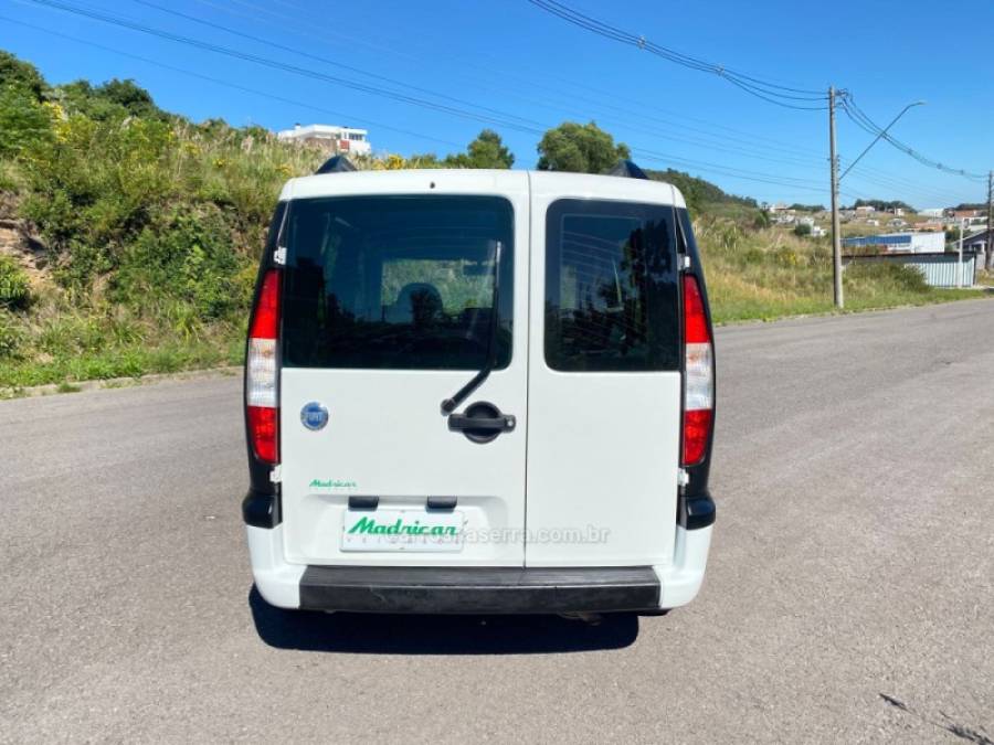 FIAT - DOBLÓ - 2006/2006 - Branca - R$ 31.500,00