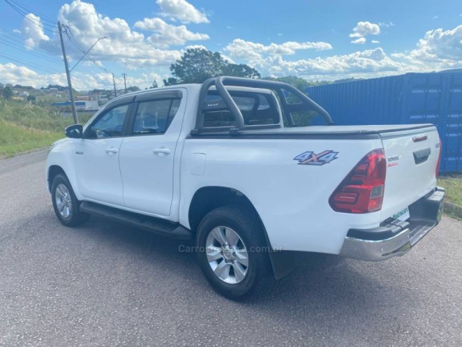 TOYOTA - HILUX - 2017/2017 - Branca - R$ 144.900,00