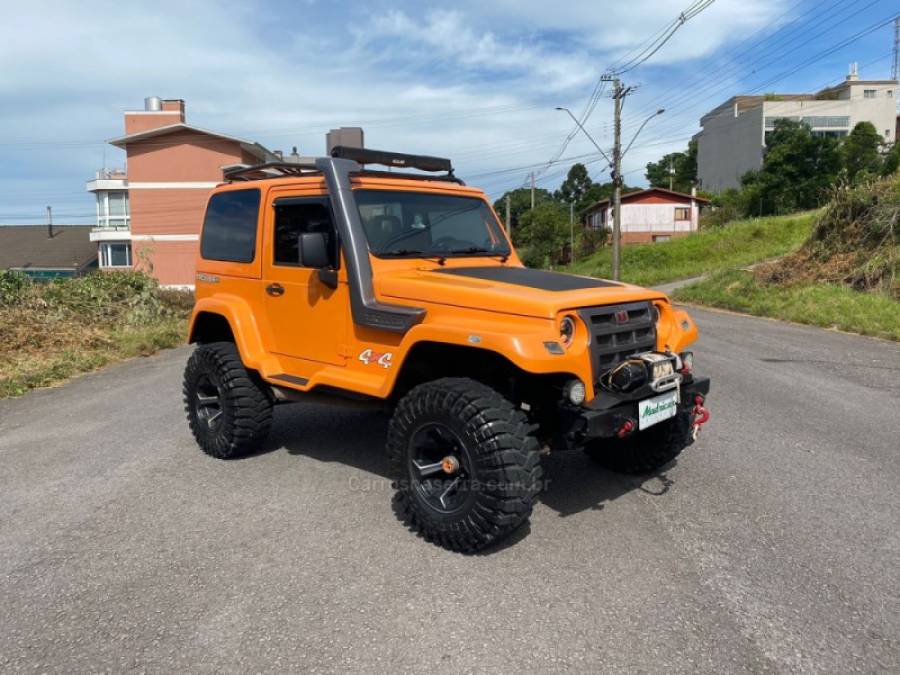TROLLER - T4 - 2013/2013 - Laranja - R$ 108.000,00