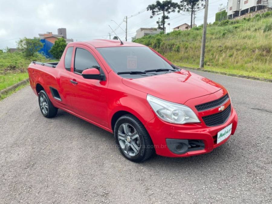 CHEVROLET - MONTANA - 2014/2015 - Vermelha - R$ 42.000,00