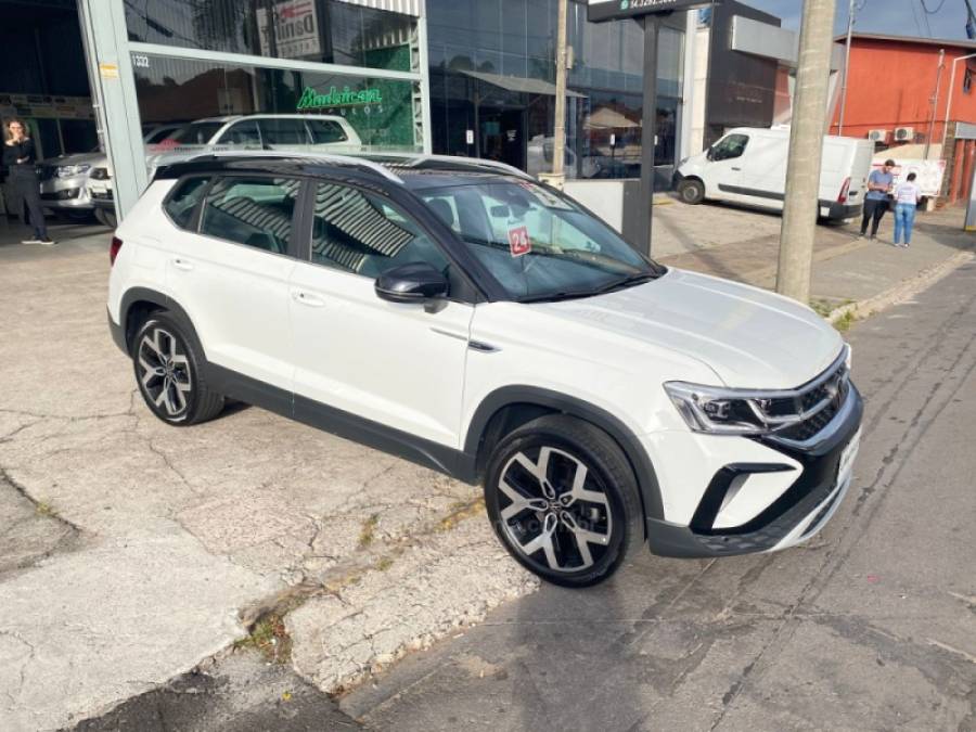 VOLKSWAGEN - TAOS - 2023/2024 - Branca - R$ 185.000,00
