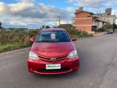 TOYOTA - ETIOS - 2013/2013 - Vermelha - R$ 38.000,00