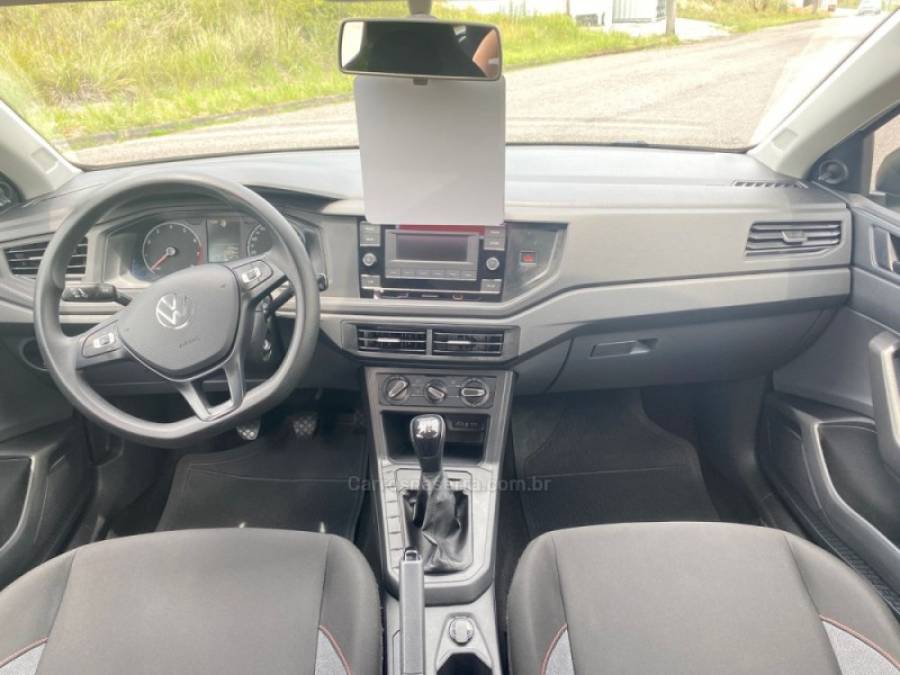 VOLKSWAGEN - POLO - 2023/2024 - Branca - R$ 70.000,00