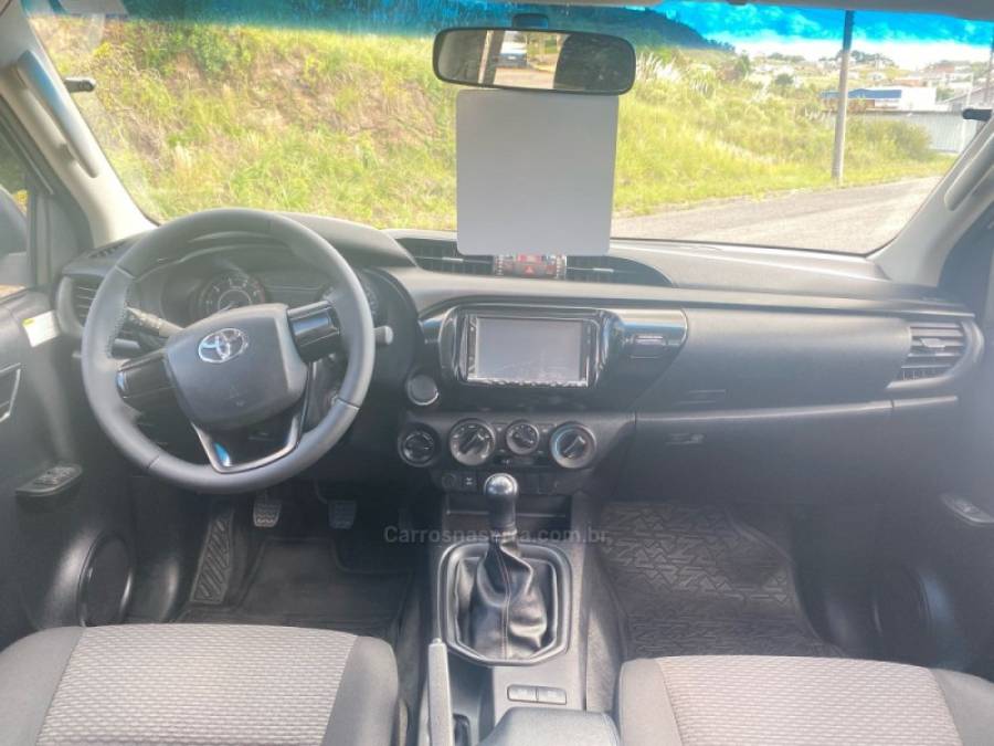 TOYOTA - HILUX - 2017/2017 - Branca - R$ 144.900,00