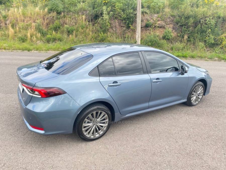 TOYOTA - COROLLA - 2023/2024 - Branca - R$ 150.000,00