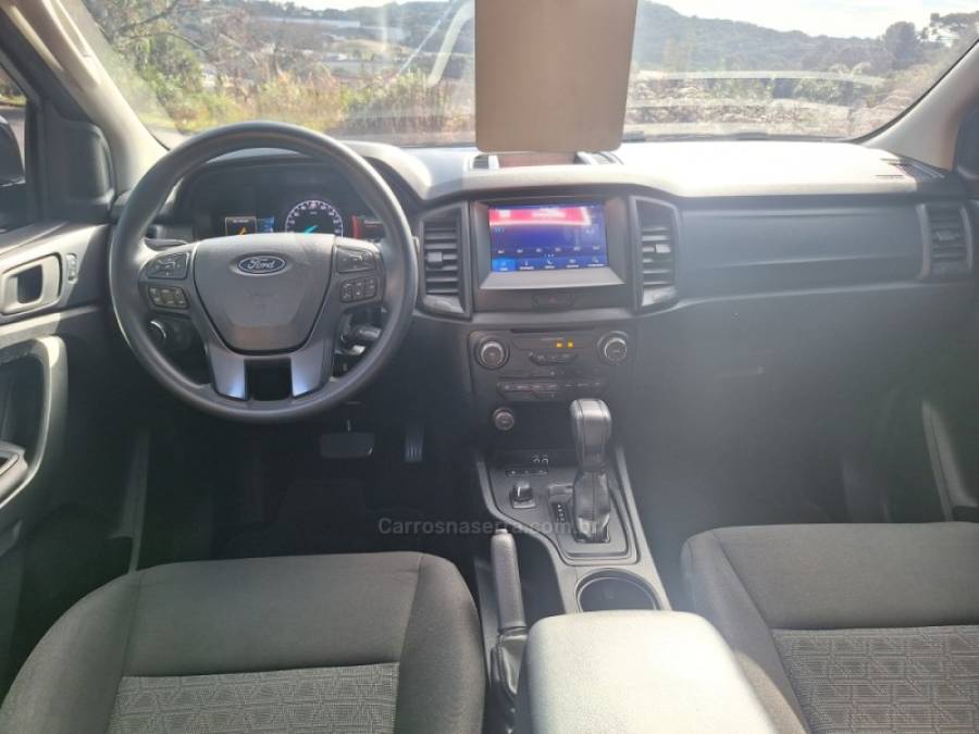 FORD - RANGER - 2020/2021 - Preta - R$ 150.000,00