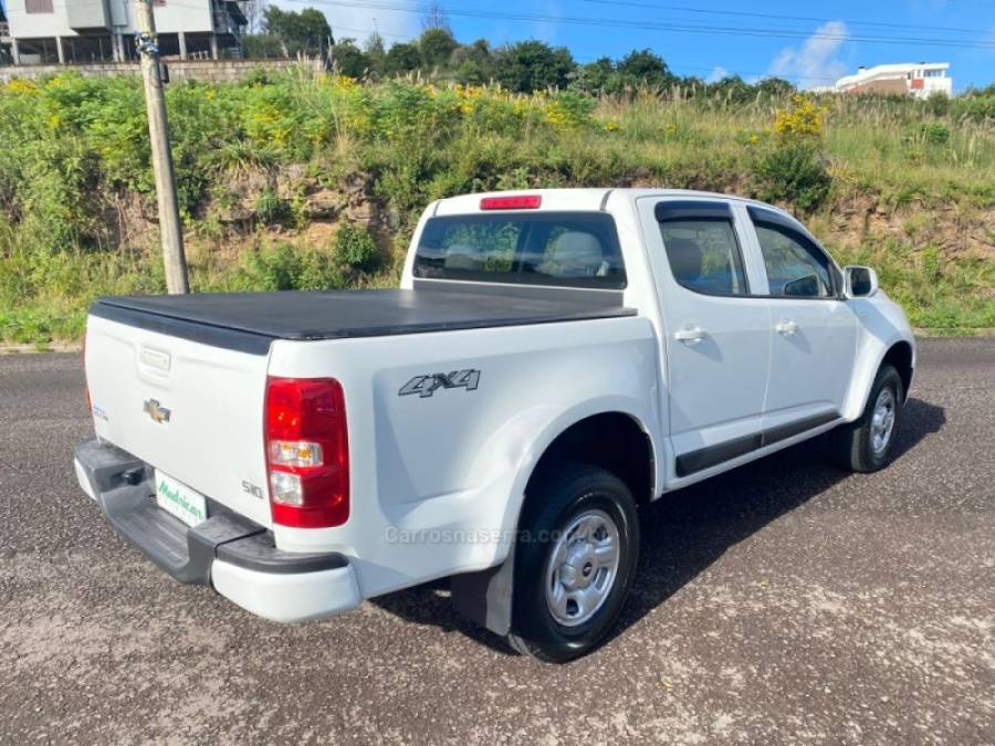 CHEVROLET - S10 - 2015/2015 - Branca - R$ 106.000,00