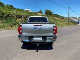TOYOTA - HILUX - 2023/2023 - Prata - R$ 270.000,00
