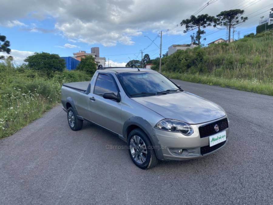 FIAT - STRADA - 2009/2010 - Bege - R$ 36.000,00