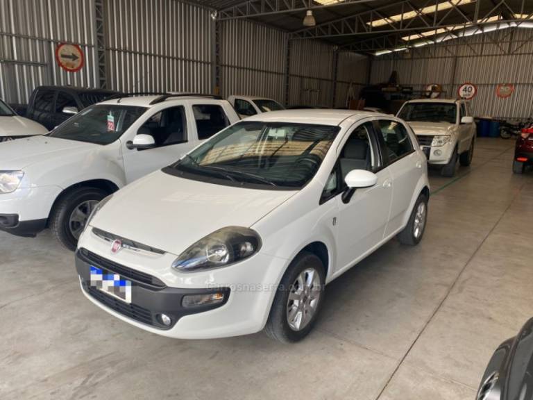 FIAT - PUNTO - 2015/2016 - Branca - R$ 46.000,00