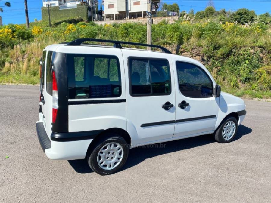 FIAT - DOBLÓ - 2006/2006 - Branca - R$ 31.500,00