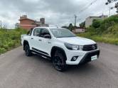 TOYOTA - HILUX - 2017/2018 - Branca - R$ 172.000,00