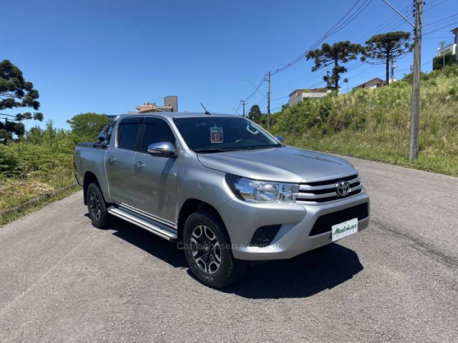 TOYOTA - HILUX - 2016/2017 - Prata - R$ 139.900,00