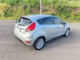 FORD - FIESTA - 2013/2014 - Prata - R$ 45.000,00