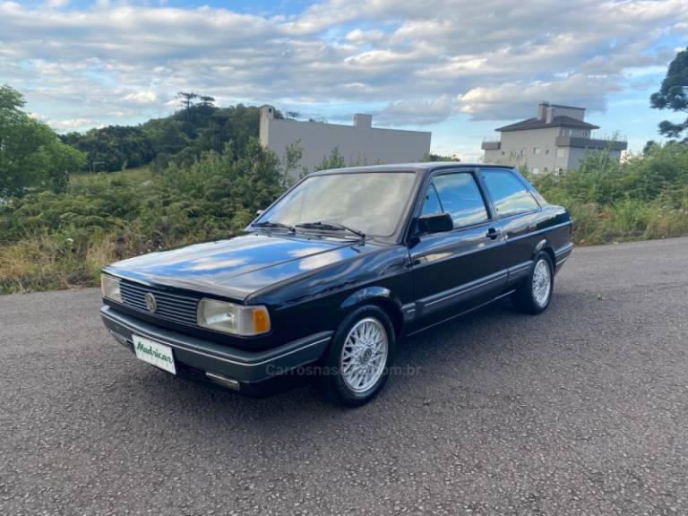 VOLKSWAGEN - VOYAGE - 1993/1994 - Preta - R$ 55.000,00