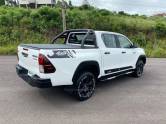 TOYOTA - HILUX - 2017/2018 - Branca - R$ 172.000,00