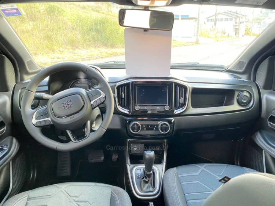 FIAT - STRADA - 2024/2025 - Preta - R$ 127.000,00