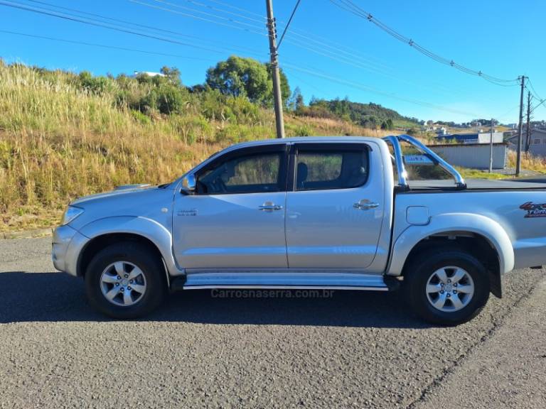 TOYOTA - HILUX - 2009/2010 - Prata - R$ 108.000,00