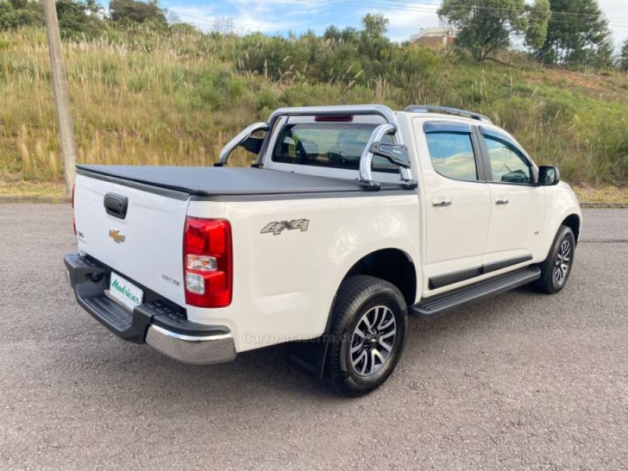CHEVROLET - S10 - 2022/2022 - Branca - R$ 139.000,00