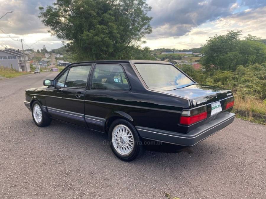 VOLKSWAGEN - VOYAGE - 1993/1994 - Preta - R$ 55.000,00