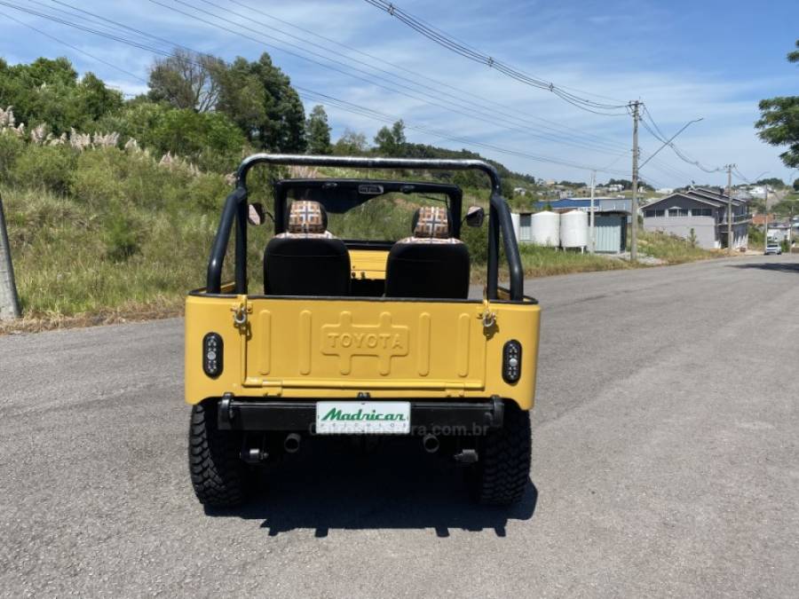 TOYOTA - BANDEIRANTE - 1970/1970 - Amarela - R$ 115.000,00