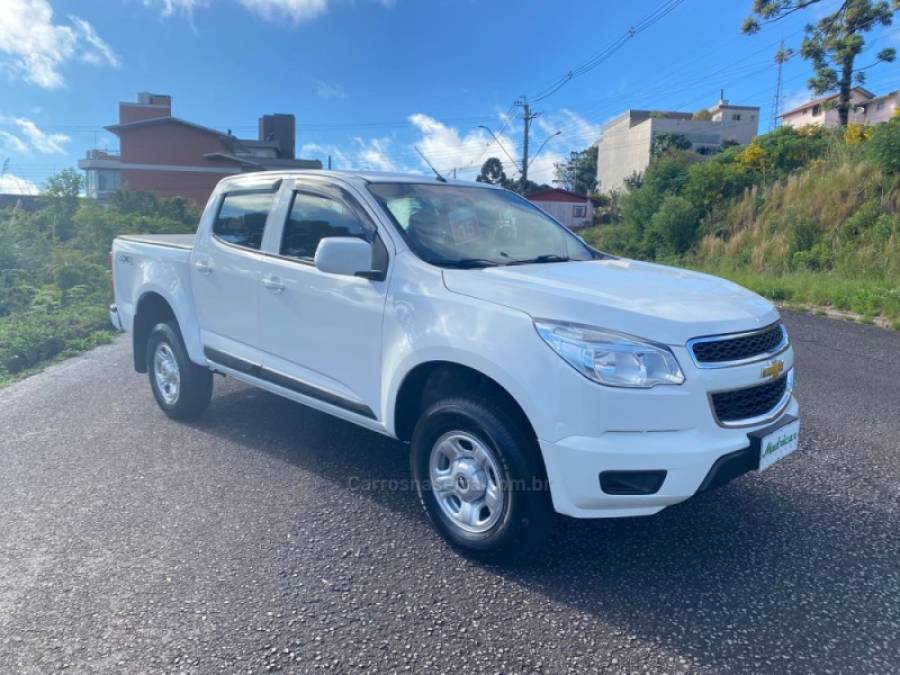 CHEVROLET - S10 - 2015/2015 - Branca - R$ 106.000,00