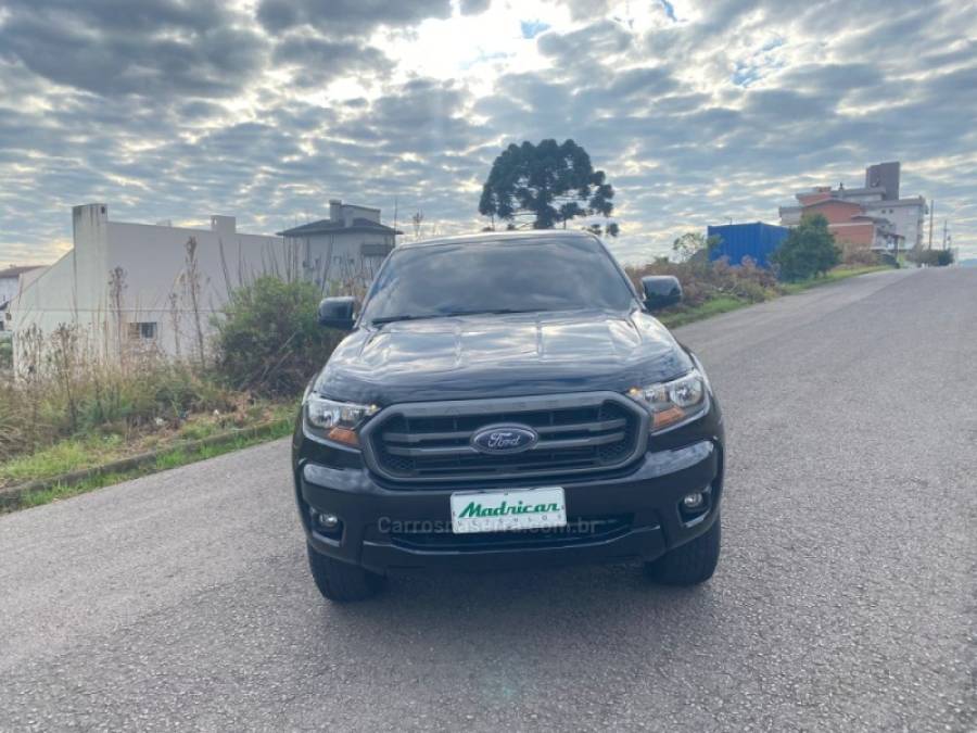 FORD - RANGER - 2020/2021 - Preta - R$ 150.000,00